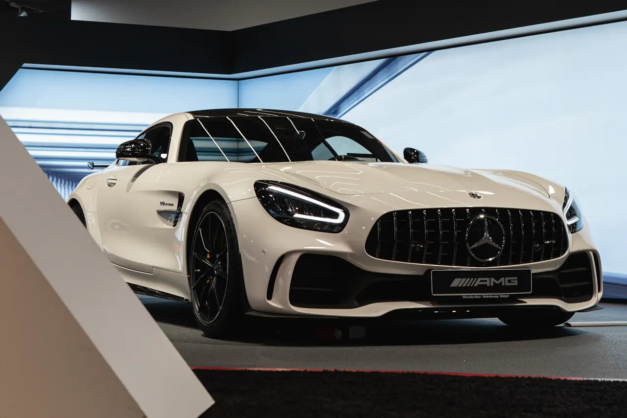 Mercedes-AMG GT 차량 예시